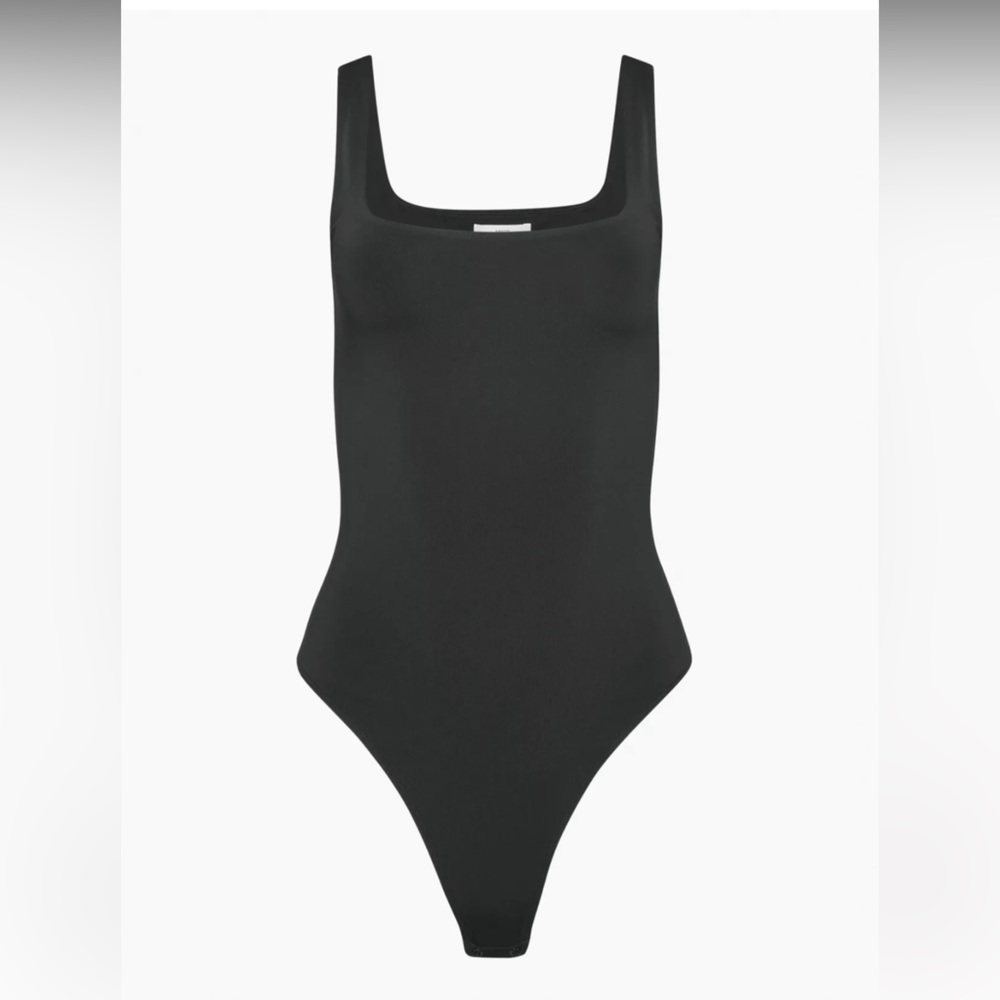 Aritzia square neck line contouring bodysuit